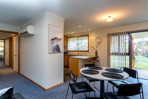 Acton Park Holiday Units - Accommodation Sunshine Coast 3