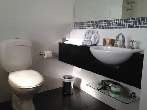 Auldington Hotel - Accommodation Sunshine Coast 4