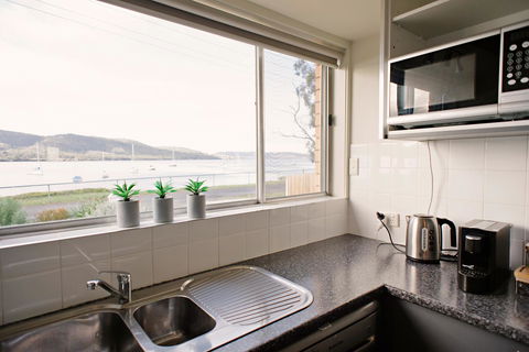 The Holiday Home People - Accommodation Sunshine Coast 4