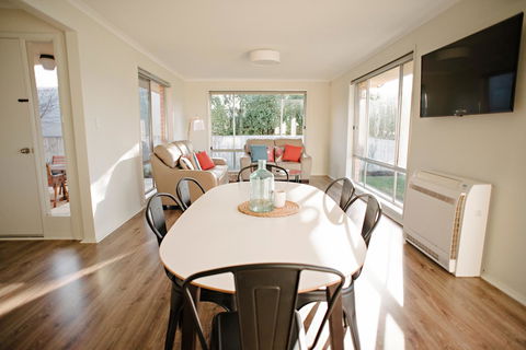 The Holiday Home People - Accommodation Sunshine Coast 8