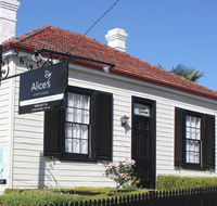 Alice's Cottages - Accommodation Sunshine Coast