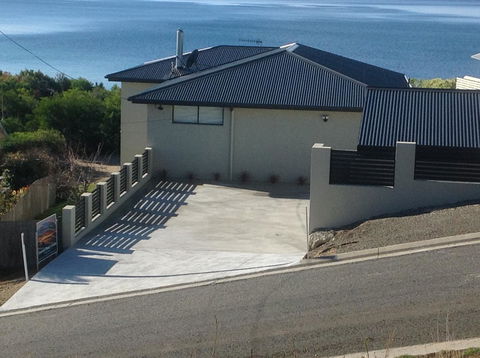 Swansea Beach House Oceanfront - Accommodation Sunshine Coast 3