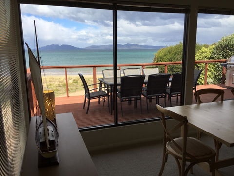 Swansea Beach House Oceanfront - Accommodation Sunshine Coast 8