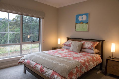 Mountain Blue Guest House - Accommodation Sunshine Coast 16