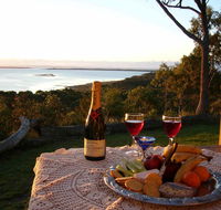 Island View Spa Cottage - Accommodation Sunshine Coast