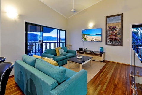 NEWLY BEAUTFULLY RENOVATED 16 The Casuarina - 3 Bedroom House With 180 Degree Ocean Views - Accommodation Sunshine Coast 3