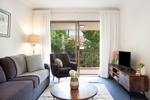 Newly-furnished 2-Bed Apartment With Gym And Pool - Accommodation Sunshine Coast 0