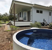 Noosa Hinterland Country Cottage 'Tru-Blu' - Accommodation Sunshine Coast