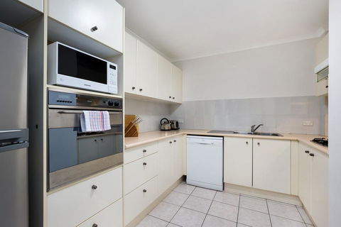 North Ryde Self Contained 2 Bed Apartment (37CULL) - Accommodation Sunshine Coast 3