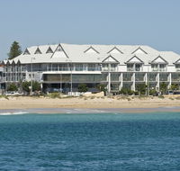 Ocean Centre Hotel - Accommodation Sunshine Coast