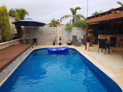 Ocean Reef Homestay - Accommodation Sunshine Coast 2
