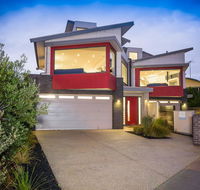 Ocean View Luxury Beachfront - Accommodation Sunshine Coast