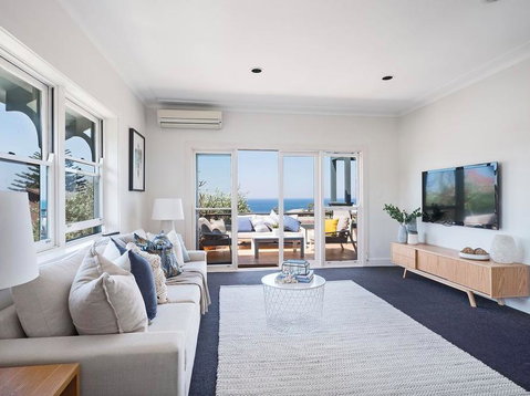 Ocean Views On Coogee Beach - Accommodation Sunshine Coast 3