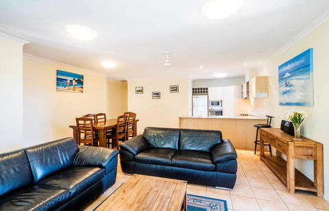 Oceania 11 - Accommodation Sunshine Coast 1