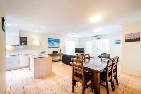 Oceania 11 - Accommodation Sunshine Coast 3
