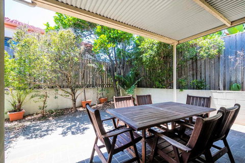 Oceania 11 - Accommodation Sunshine Coast 2