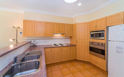 Oceania Cottage - LJHooker Yamba - Accommodation Sunshine Coast 3
