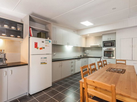 OCEANS 12 - ANGLESEA - Accommodation Sunshine Coast 3