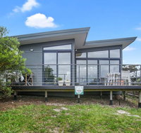 OCEANS 12 - modern ocean view villa - Accommodation Sunshine Coast