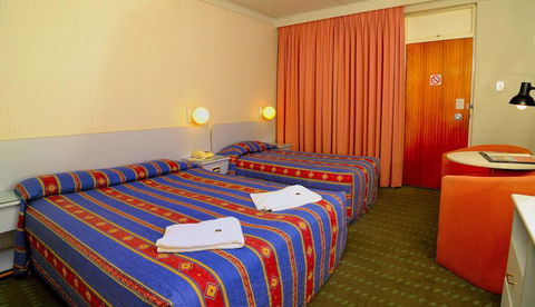 Olympia Motel - Accommodation Sunshine Coast 2