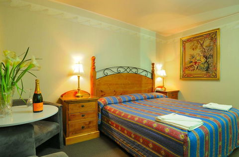 Olympia Motel - Accommodation Sunshine Coast 1