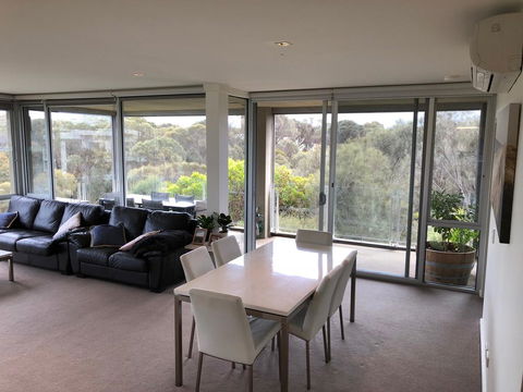 OnShore Torquay - Accommodation Sunshine Coast 3