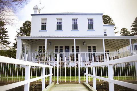 Oscars Waterfront Boutique Hotel - Accommodation Sunshine Coast 0
