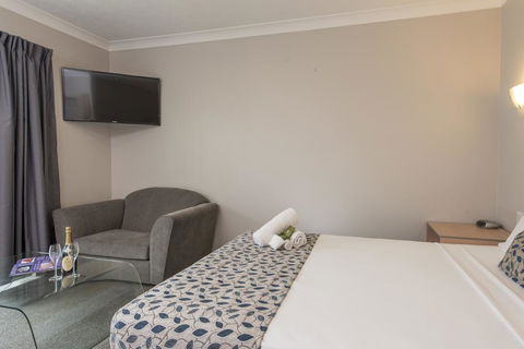 Pacific Coast Motel - Accommodation Sunshine Coast 1