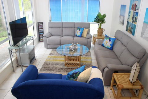 PACIFIC PALMS - Accommodation Sunshine Coast 3