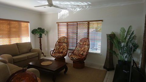 Palm Lakeside Holiday Home - Bowen, Whitsundays, Queensland - Accommodation Sunshine Coast 2