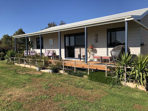 PANORAMA @ Lismar Lodge - Accommodation Sunshine Coast 0