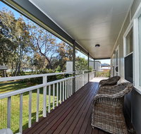 Paradise Bungalow Waterfront - Accommodation Sunshine Coast