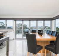 Paradise Point - Tamar Valley 14 Persons Residence with pool - Accommodation Sunshine Coast