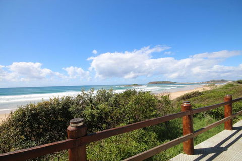 Paradise Waters - No. 13 - Accommodation Sunshine Coast 3