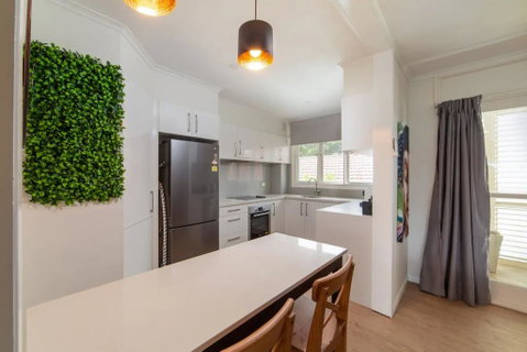 Peaceful 3 Bedroom Apartment In Ascot - Accommodation Sunshine Coast 1