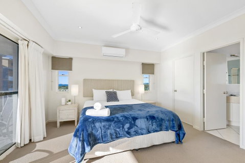 Penthouse - Private Rooftop Spa - Accommodation Sunshine Coast 3