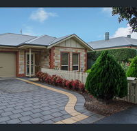 Perfect Location Central Modern Cottage - Free WiFi - Accommodation Sunshine Coast