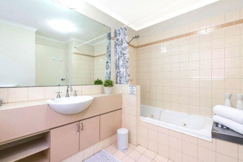 Perth West End Apartment 601 - Accommodation Sunshine Coast 2
