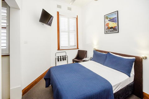 Pier Hotel - Accommodation Sunshine Coast 2