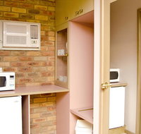 Pines Country Club Motor Inn - Accommodation Sunshine Coast