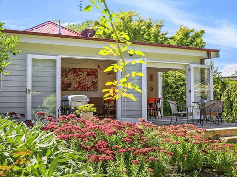 Poppy Cottage-delightful Pet Friendly Weatherboard - Accommodation Sunshine Coast 0