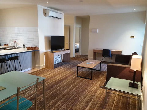 Porter's Plainland Hotel - Accommodation Sunshine Coast 3