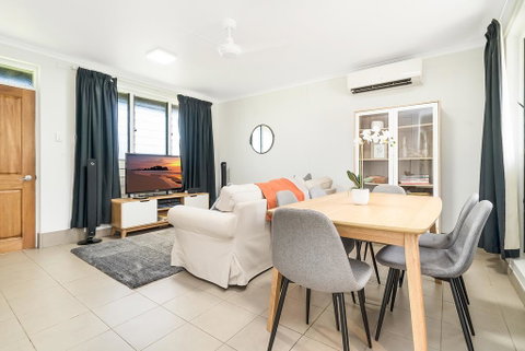 Private Pool, Big Backyard, Aircon - Paradise! - Accommodation Sunshine Coast 1