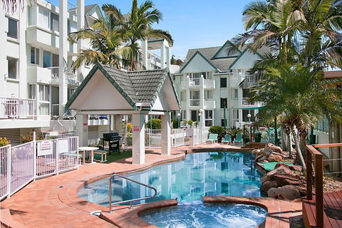 RAINBOW BAY 3 Bed Ocean Views & SPA On Roof Terrace - Accommodation Sunshine Coast 1