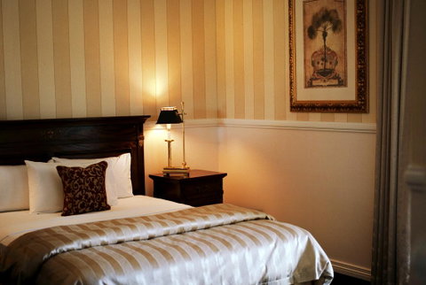 Redearth Boutique Hotel - Accommodation Sunshine Coast 0