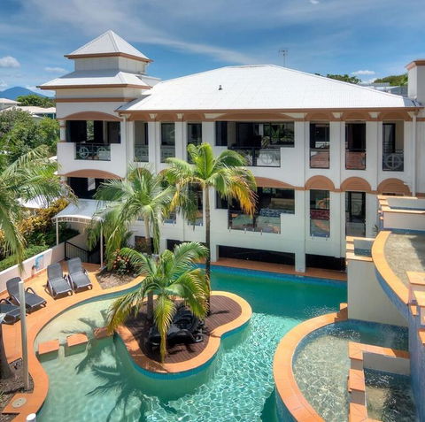 REGAL 32 APARTMENT - SPA BATH - Macrossan St - Accommodation Sunshine Coast 0