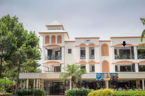 REGAL 32 APARTMENT - SPA BATH - Macrossan St - Accommodation Sunshine Coast 3