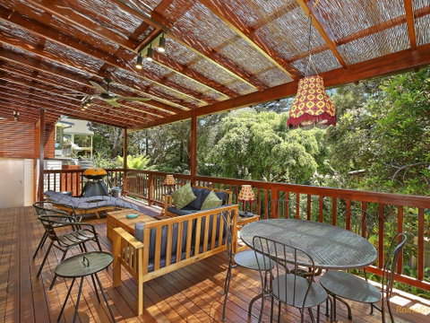 Retro Vibes - 18 Norahview Street, Bateau Bay - Accommodation Sunshine Coast 2