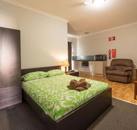 Rhodeside Lodge - Accommodation Sunshine Coast