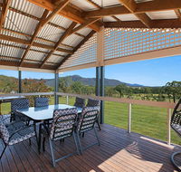 Rosamund House in Broke 4br House in walking distance to Cellar Doors - Accommodation Sunshine Coast